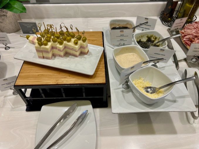 BUSINESS LOUNGE AT CANCUN AIRPORT (INTERNATIONAL TERMINAL)