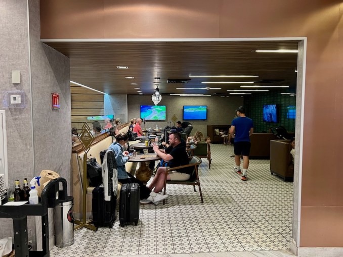 BUSINESS LOUNGE AT CANCUN AIRPORT (INTERNATIONAL TERMINAL)