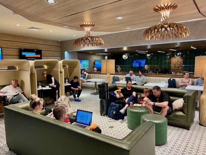 BUSINESS LOUNGE AT CANCUN AIRPORT (INTERNATIONAL TERMINAL)