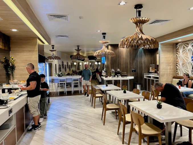 BUSINESS LOUNGE AT CANCUN AIRPORT (INTERNATIONAL TERMINAL)