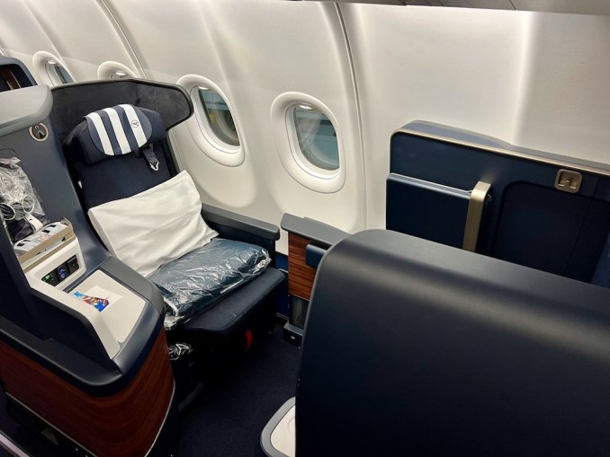 CONDOR A330NEO BUSINESS CLASS PRIME SEAT