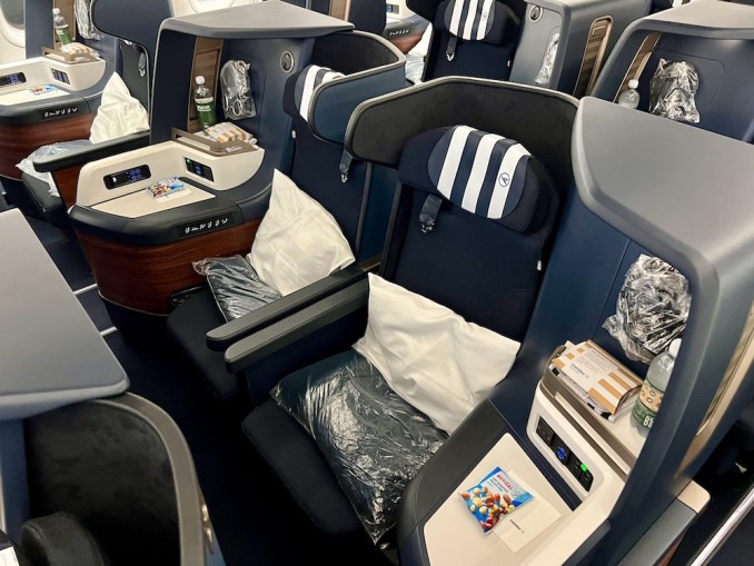 CONDOR A330NEO BUSINESS CLASS PRIME SEAT