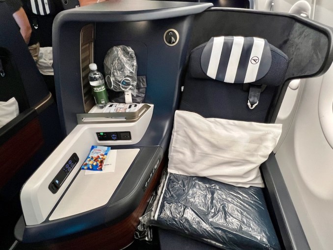 CONDOR A330NEO BUSINESS CLASS PRIME SEAT