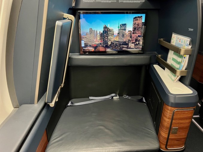 CONDOR A330NEO BUSINESS CLASS PRIME SEAT