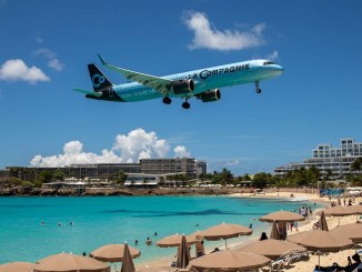 La compagnie flies to caribbean