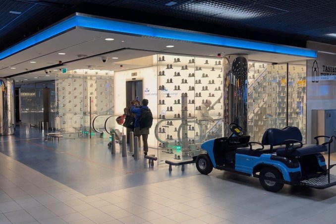 KLM CROWN LOUNGE AT SCHIPHOL AIRPORT