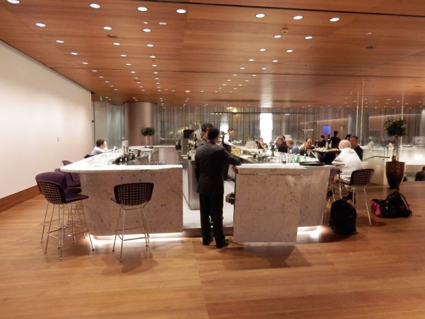 AL MOURJAN BUSINESS LOUNGE: RESTAURANT